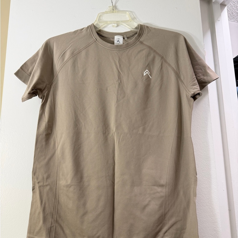 Oner Active Short Sleeve Tee in Taupe